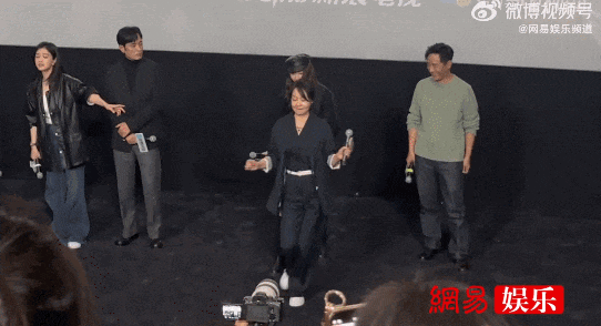 ”拿下代言网友：好歹毒的商战！凯发k8入口黄子韬靠“黑眼圈(图20)