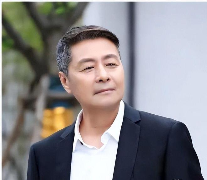 奇才当红时抛下冯巩移居海外65岁现状如何凯发K8旗舰店APP他是马季看中的相声(图2)