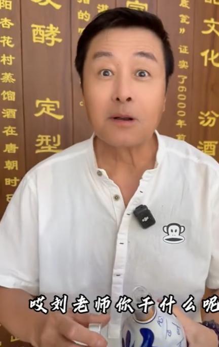 奇才当红时抛下冯巩移居海外65岁现状如何凯发K8旗舰店APP他是马季看中的相声(图4)